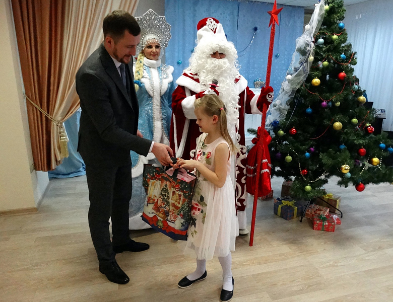 И.о. главы Усть-Лабинска исполнил мечты воспитанников социально-реабилитационного центра
